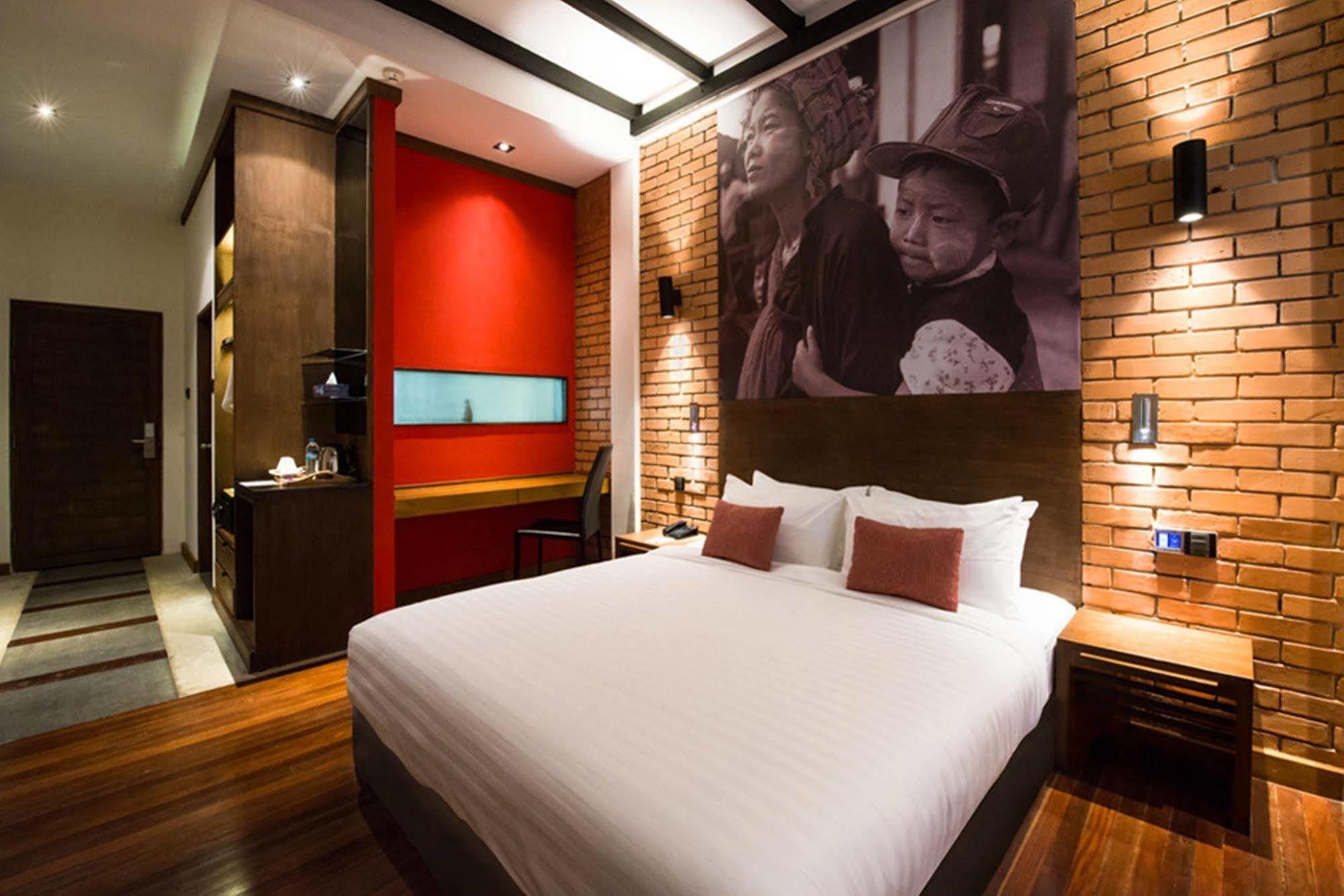 The Loft Hotel Downtown Rangoon Buitenkant foto